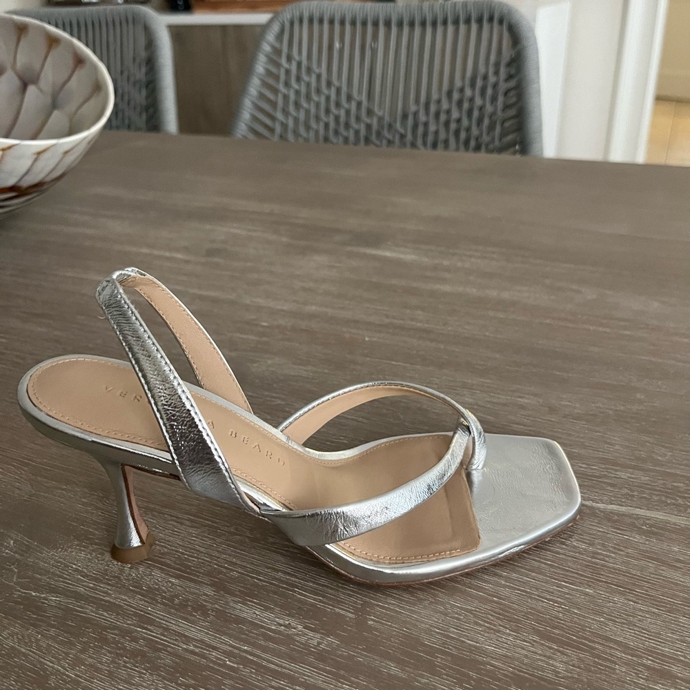 Veronica Beard Merrit Leather Thong Sandals